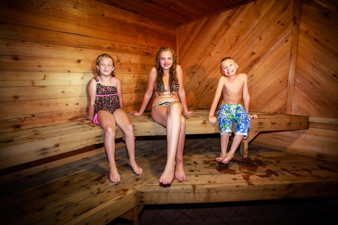 Aloha Beach Resort Wisconsin Dells Exteriör bild