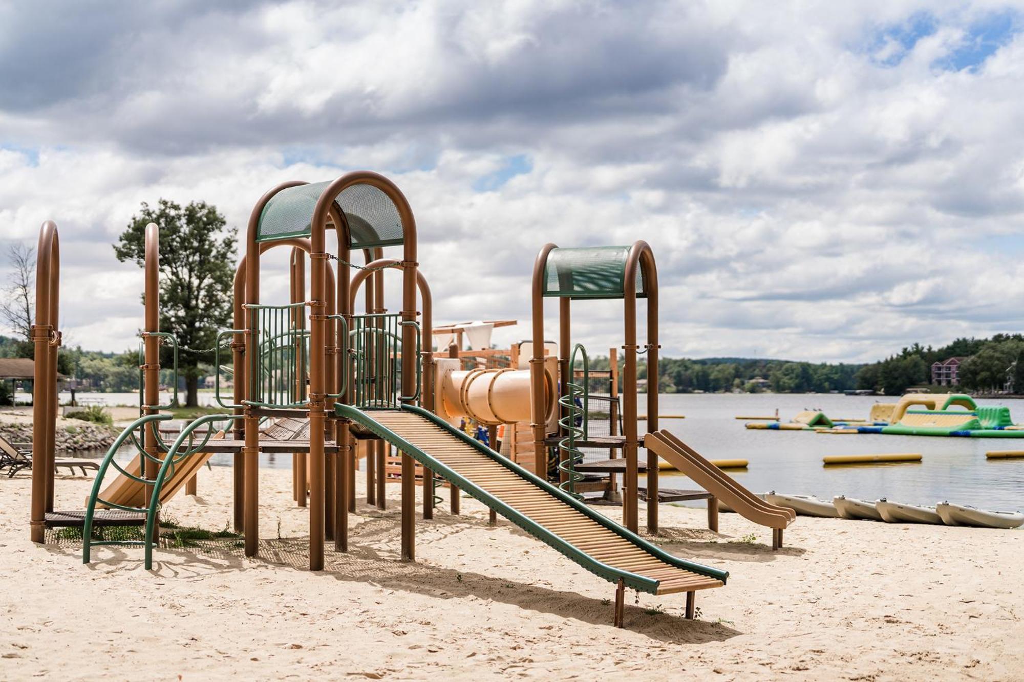 Aloha Beach Resort Wisconsin Dells Exteriör bild